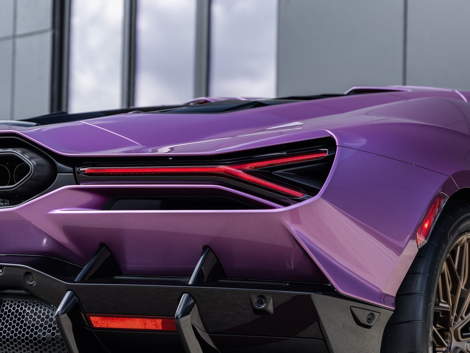 2025 Lamborghini Revuelto Base