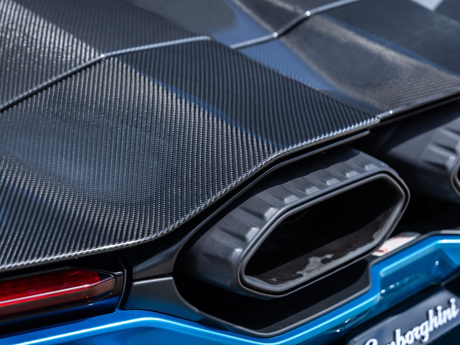 2025 Lamborghini Revuelto Base