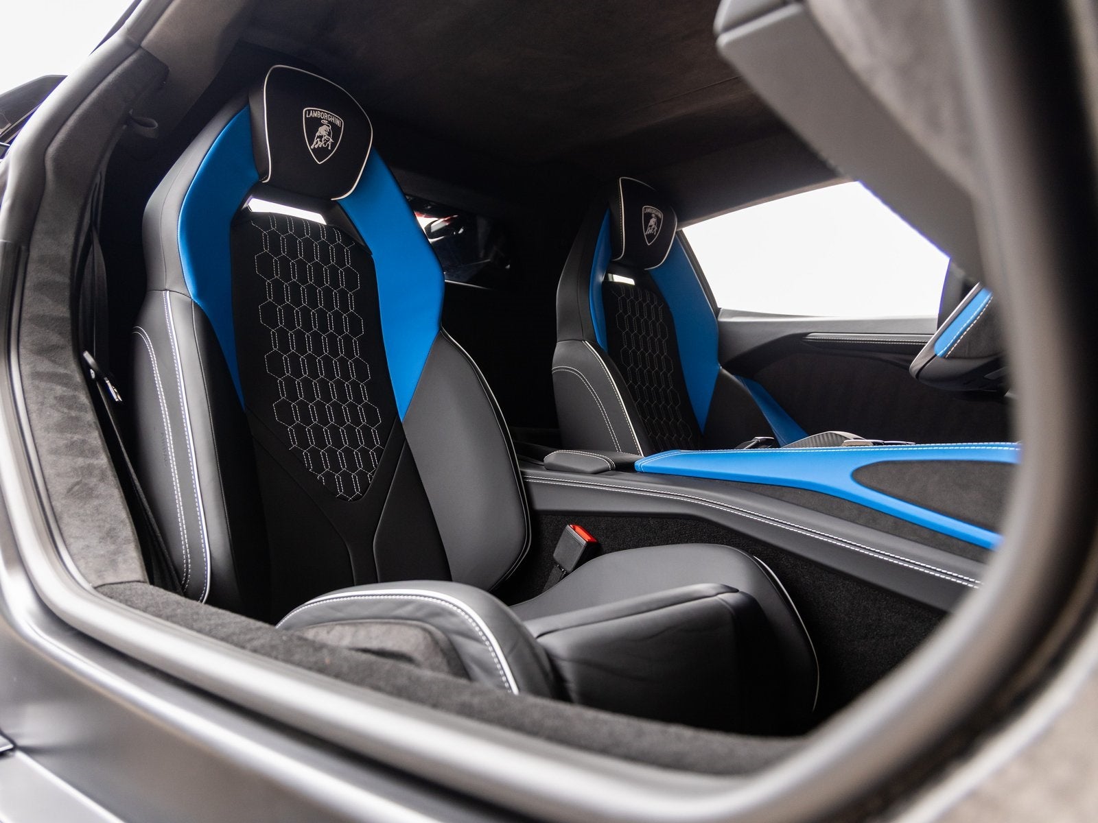 2024 Lamborghini Revuelto Base