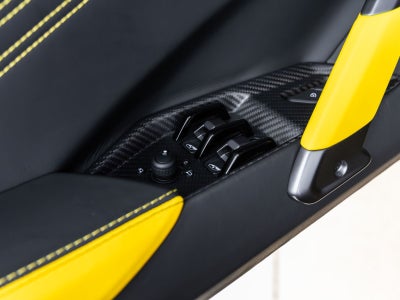 2025 Lamborghini Revuelto Base