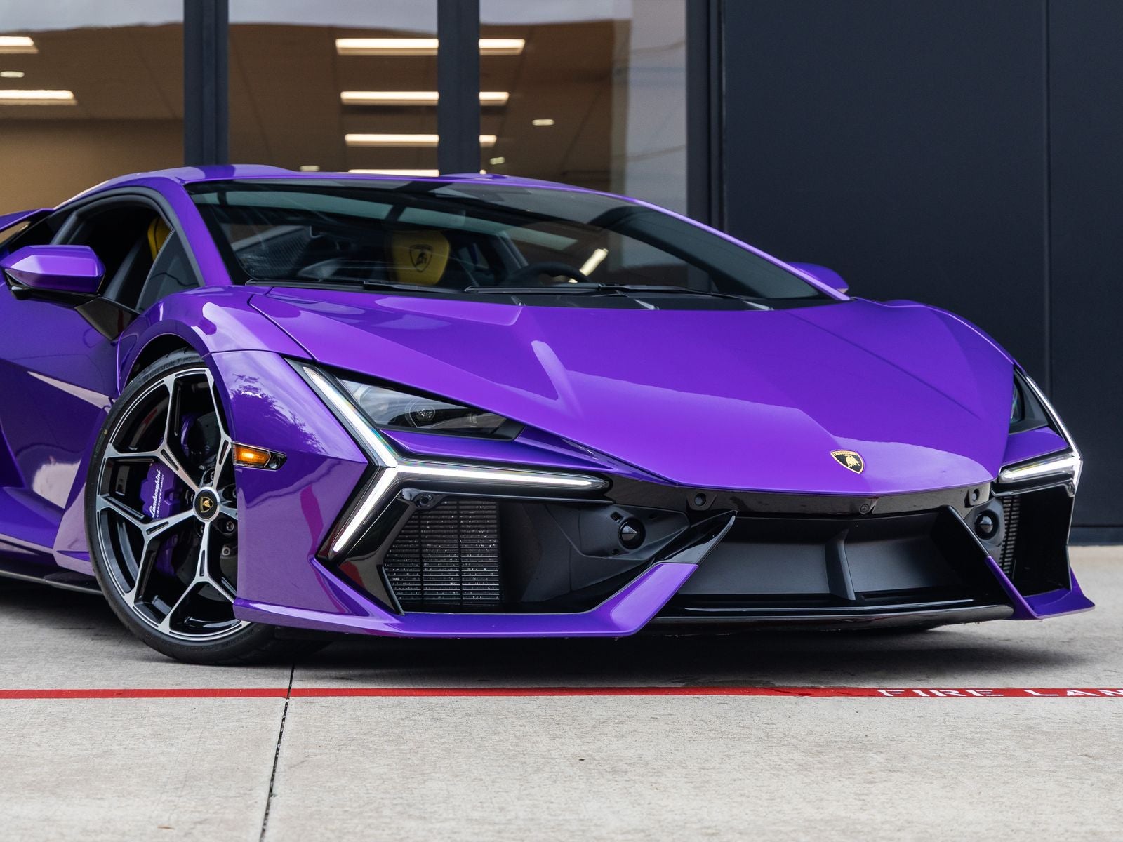 2025 Lamborghini Revuelto Base