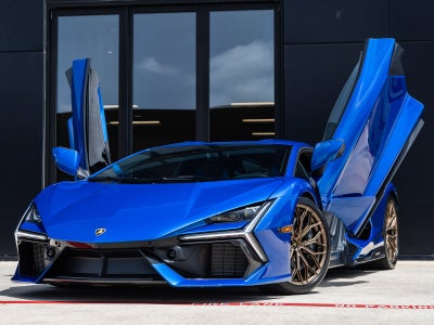2025 Lamborghini Revuelto Base