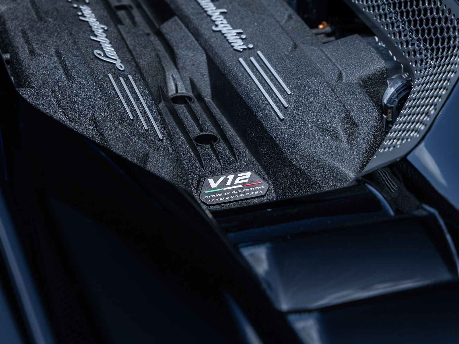 2025 Lamborghini Revuelto Base