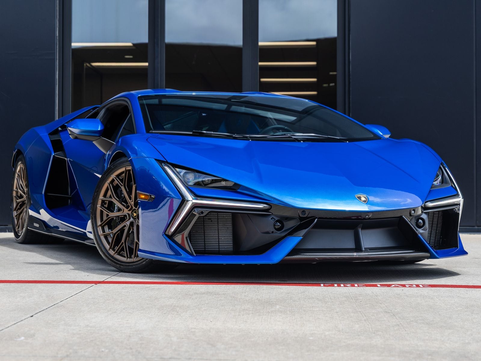 2025 Lamborghini Revuelto Base