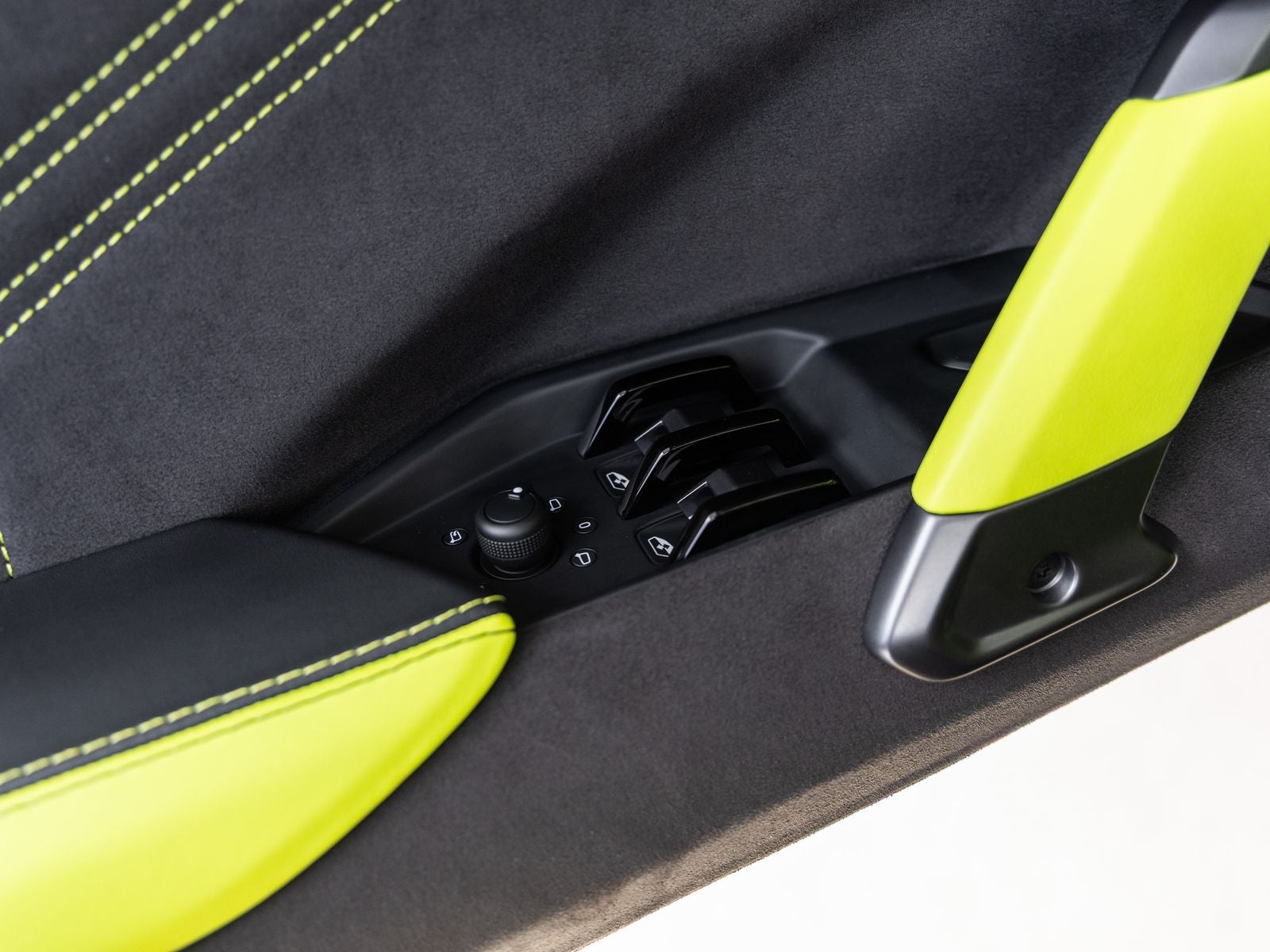 2025 Lamborghini Revuelto Base