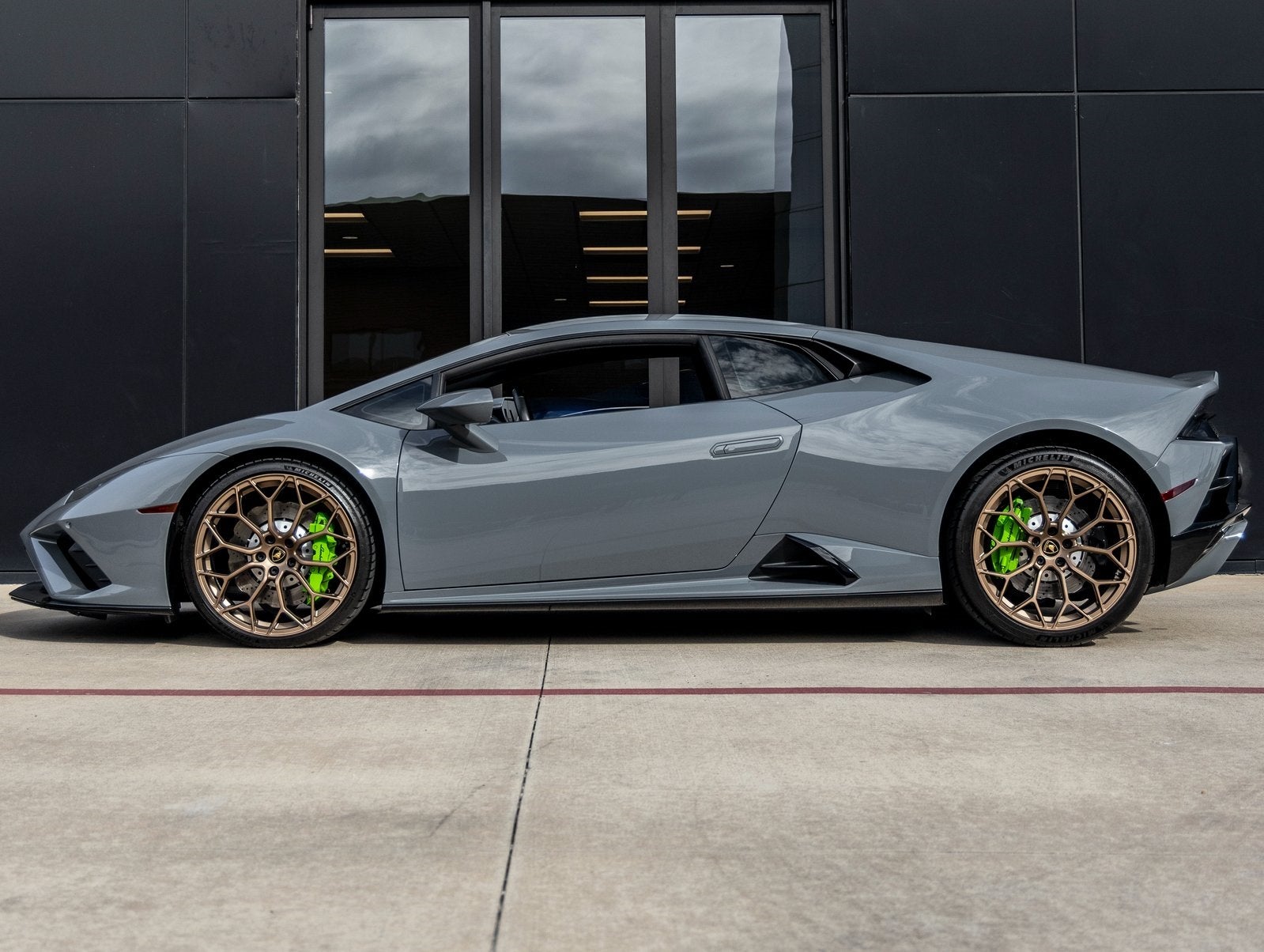 2021 Lamborghini Huracan EVO Base
