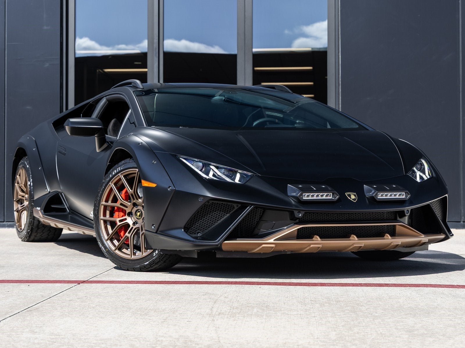 2024 Lamborghini Huracan Sterrato Base