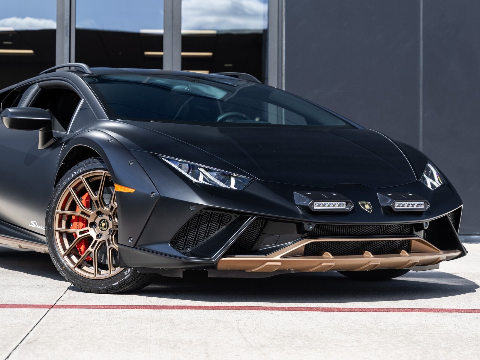 2024 Lamborghini Huracan Sterrato Base