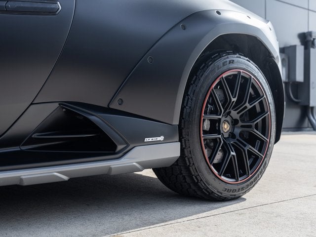 2023 Lamborghini Huracan Sterrato Base
