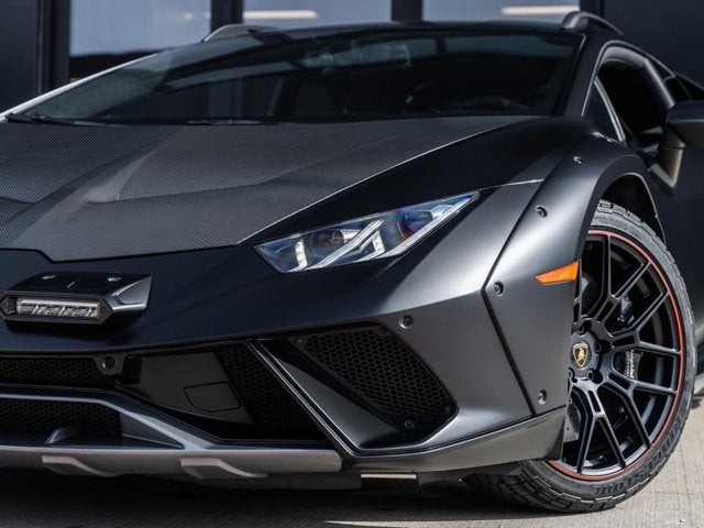 2023 Lamborghini Huracan Sterrato Base