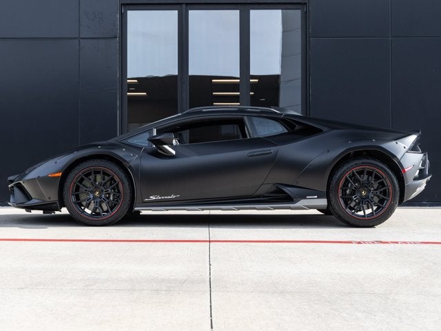2023 Lamborghini Huracan Sterrato Base