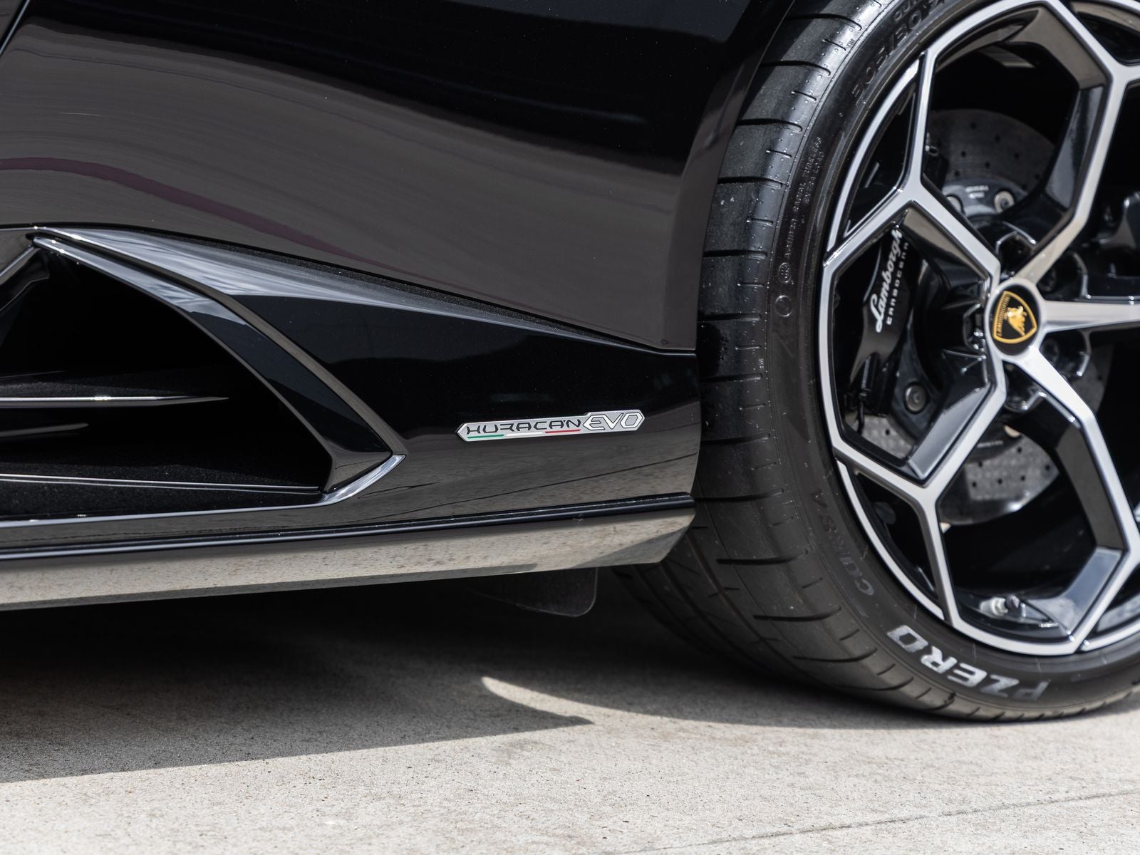 2020 Lamborghini Huracan EVO Base