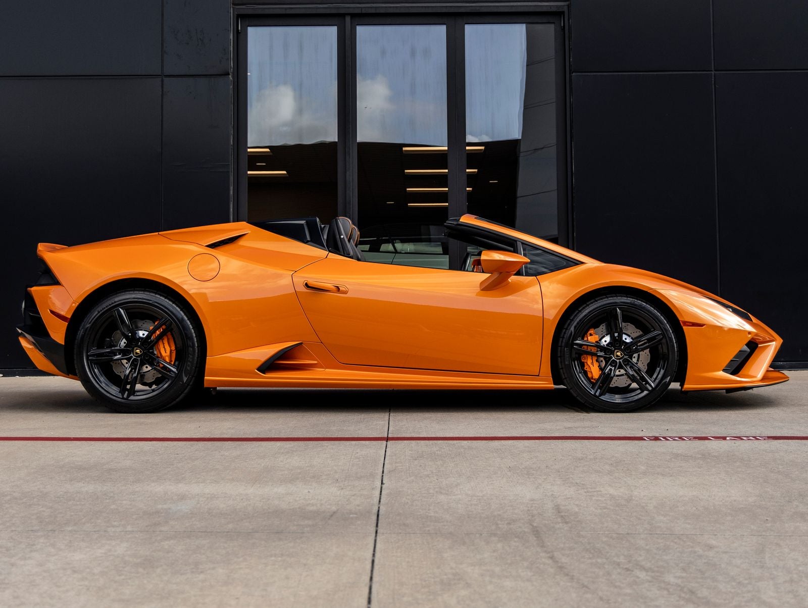 2021 Lamborghini Huracan EVO Base