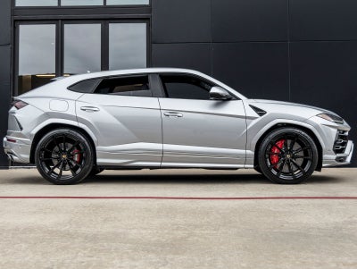 2020 Lamborghini Urus Base