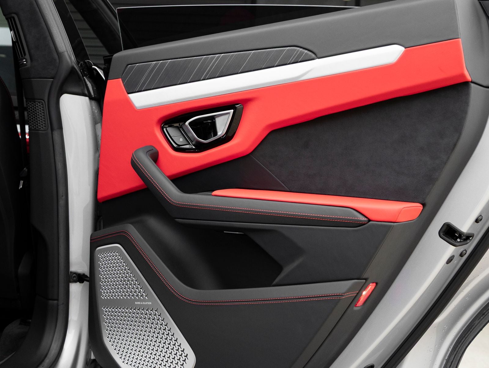 2020 Lamborghini Urus Base