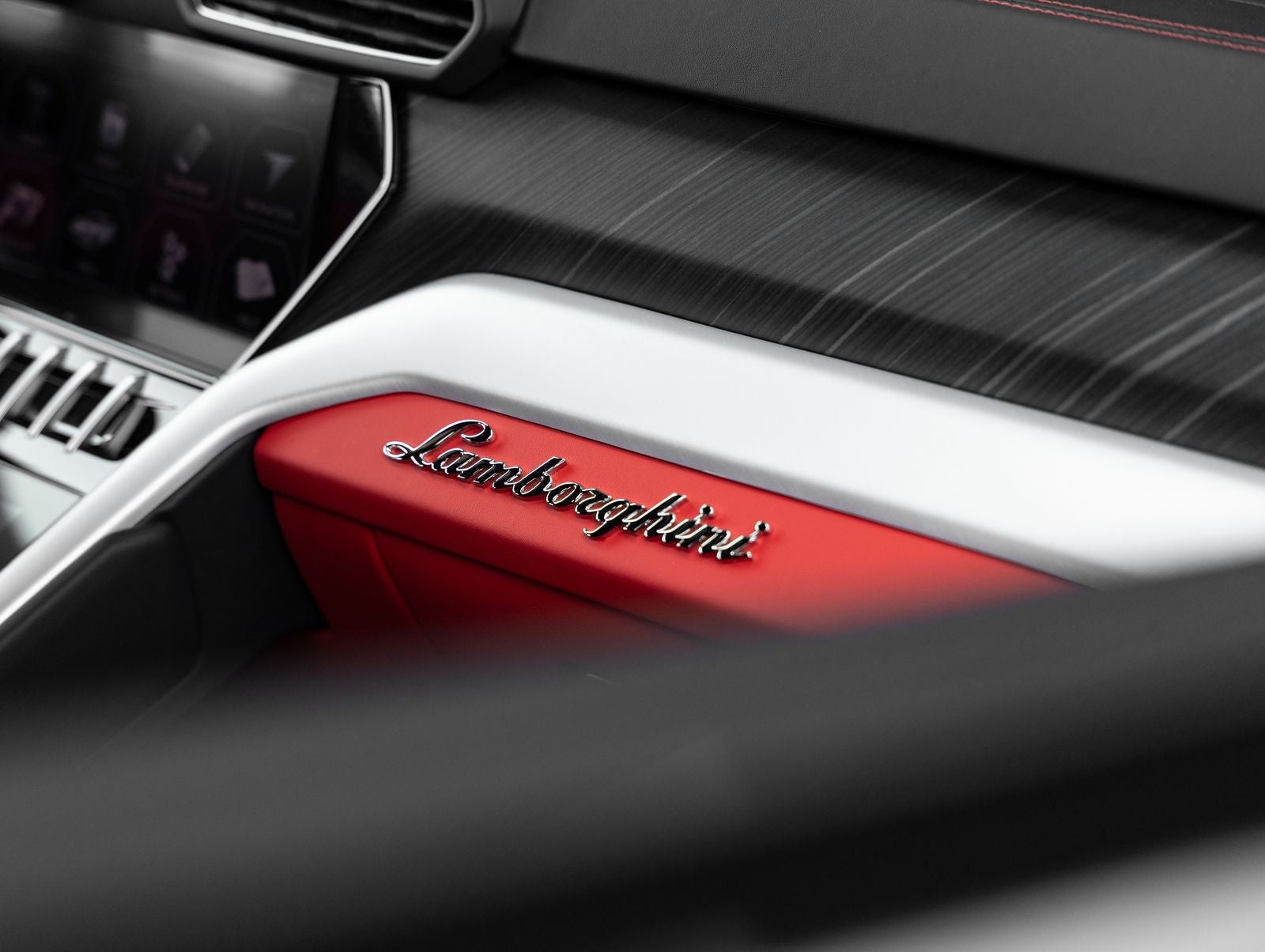 2020 Lamborghini Urus Base