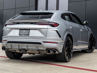 2020 Lamborghini Urus Base