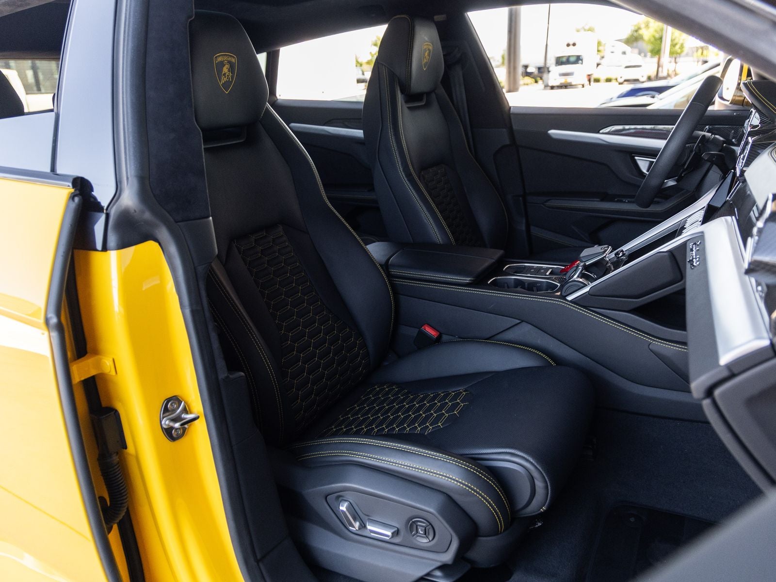 2021 Lamborghini Urus Base