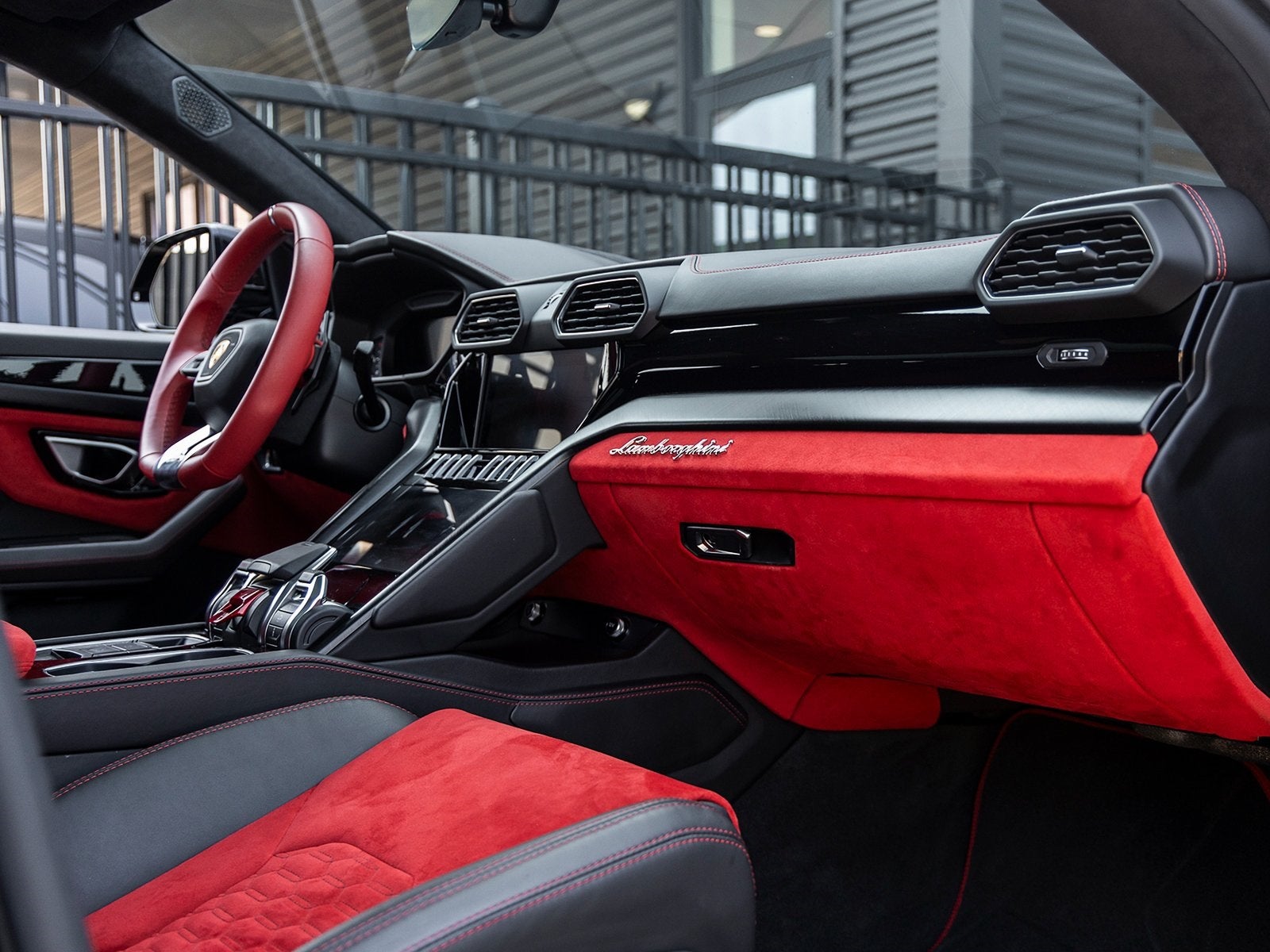 2022 Lamborghini Urus Base