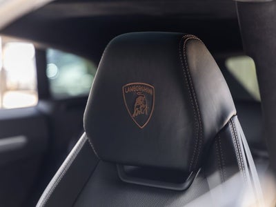2021 Lamborghini Urus Base