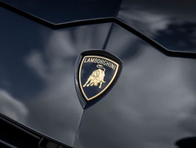 2022 Lamborghini Urus Base