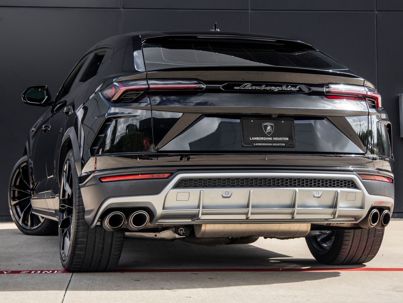 2022 Lamborghini Urus Base