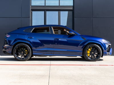 2021 Lamborghini Urus Base