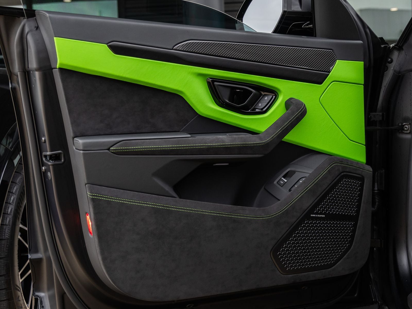 2023 Lamborghini Urus S