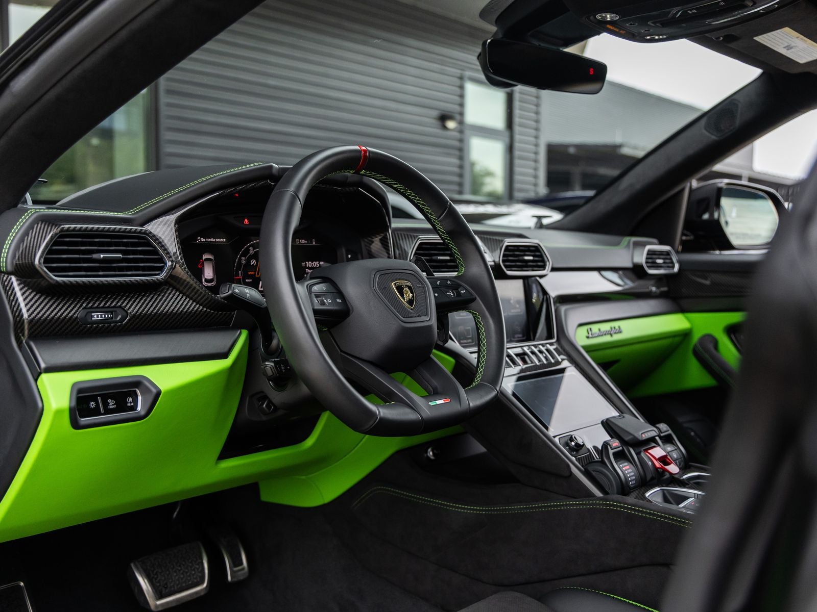 2023 Lamborghini Urus S