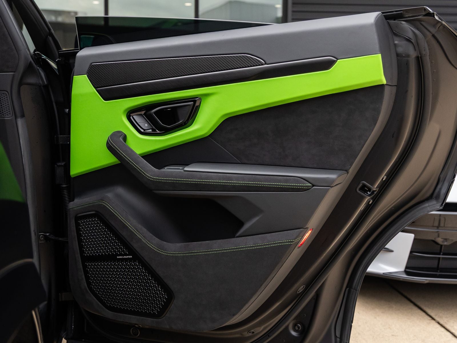 2023 Lamborghini Urus S