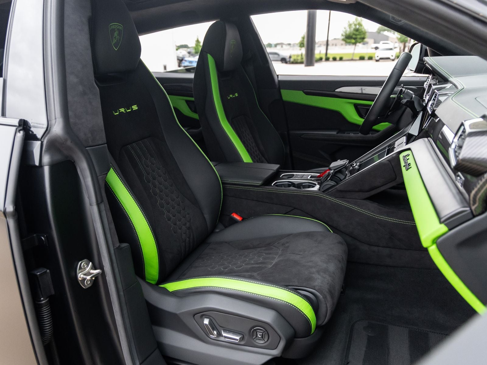 2023 Lamborghini Urus S