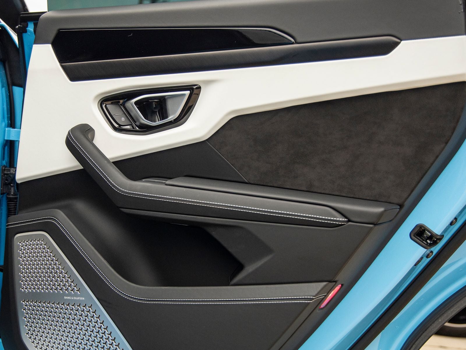 2024 Lamborghini Urus S