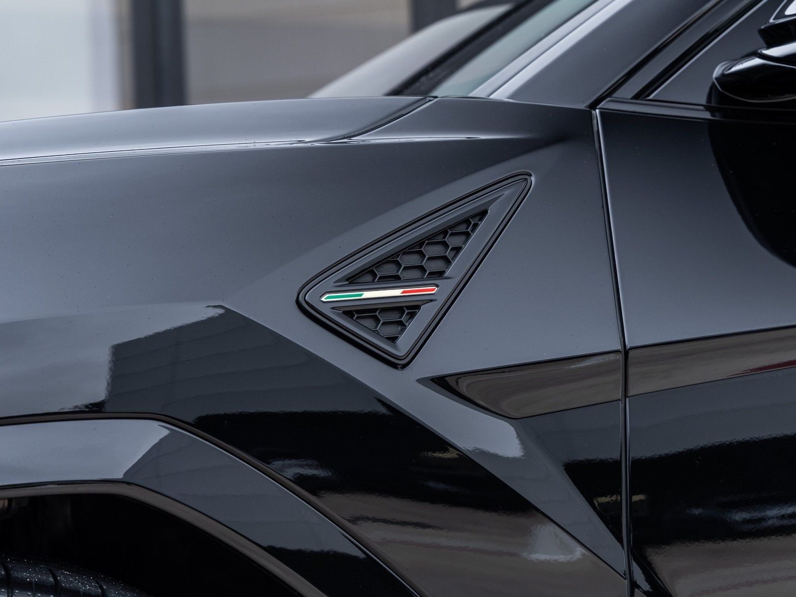 2024 Lamborghini Urus S