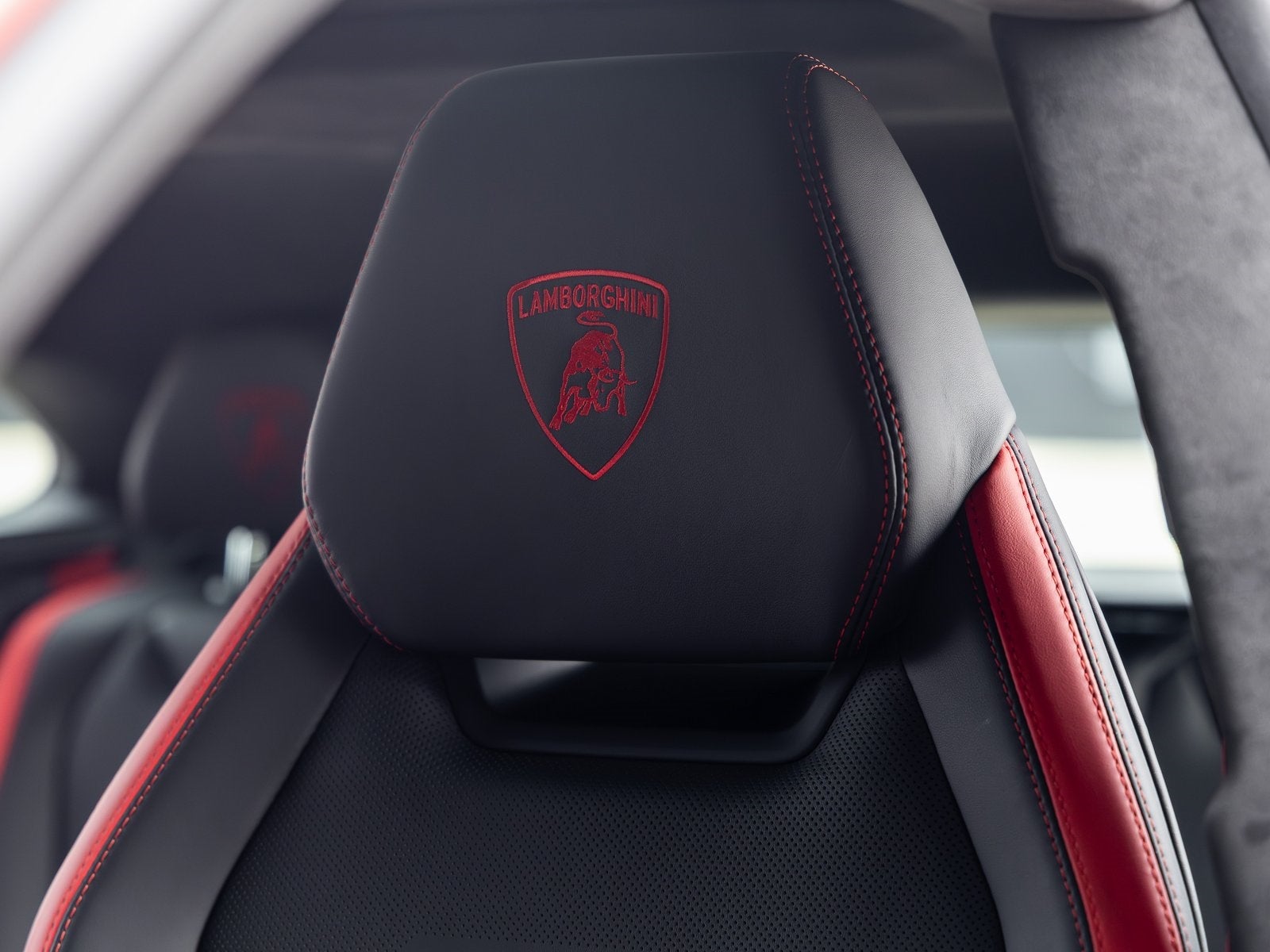 2024 Lamborghini Urus S