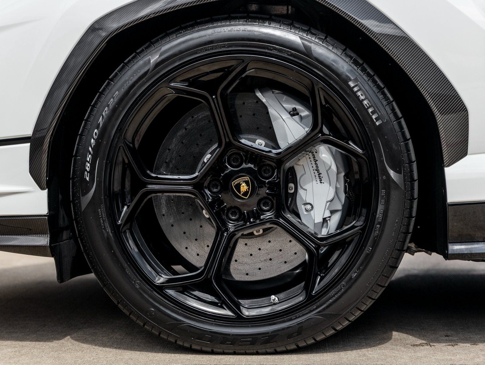 2024 Lamborghini Urus Performante