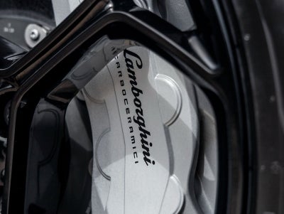 2024 Lamborghini Urus Performante