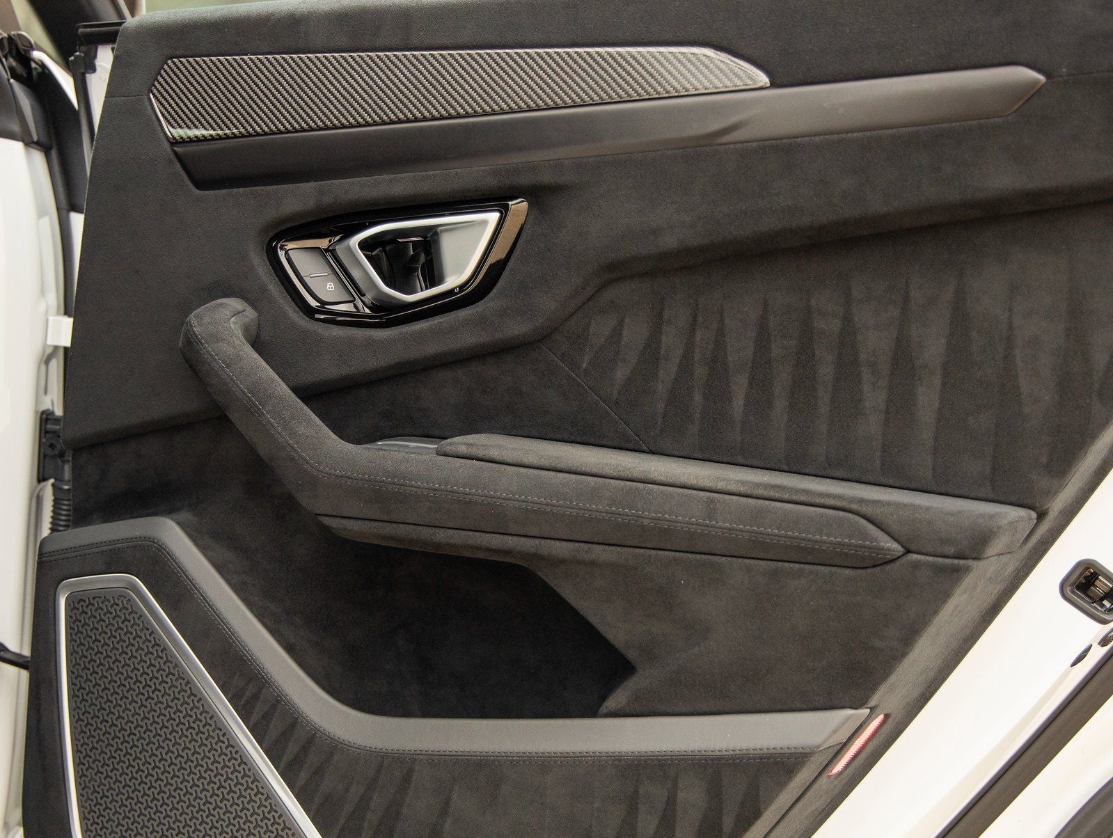 2024 Lamborghini Urus Performante