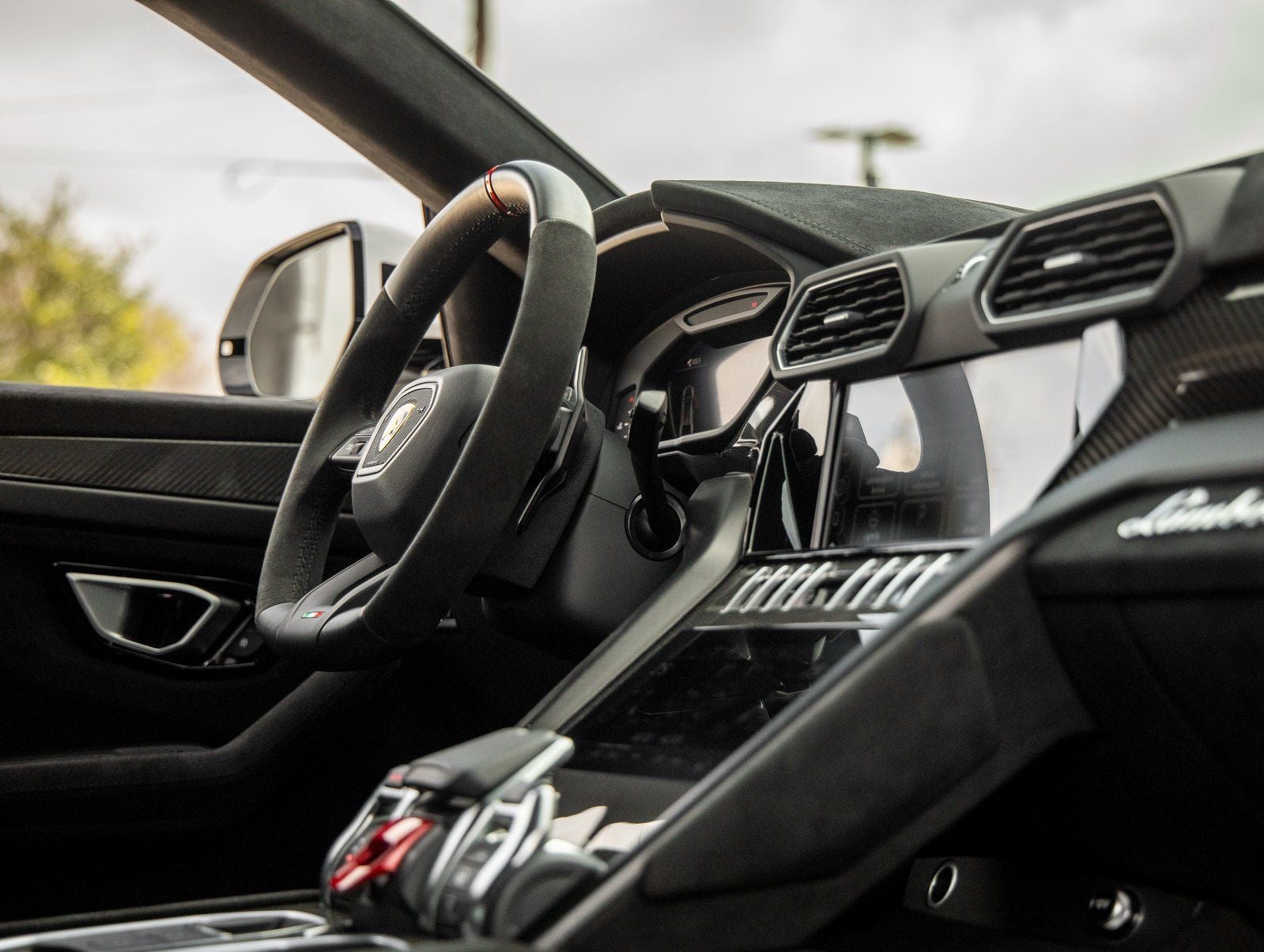 2024 Lamborghini Urus Performante