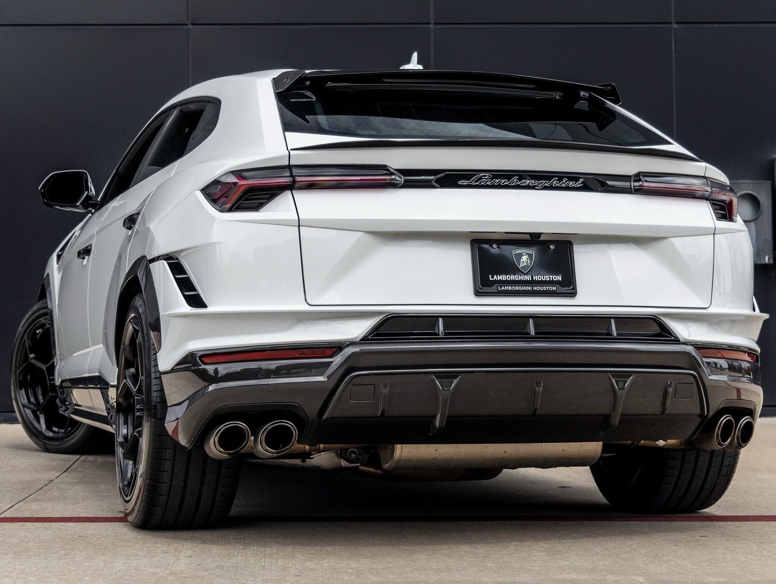 2024 Lamborghini Urus Performante