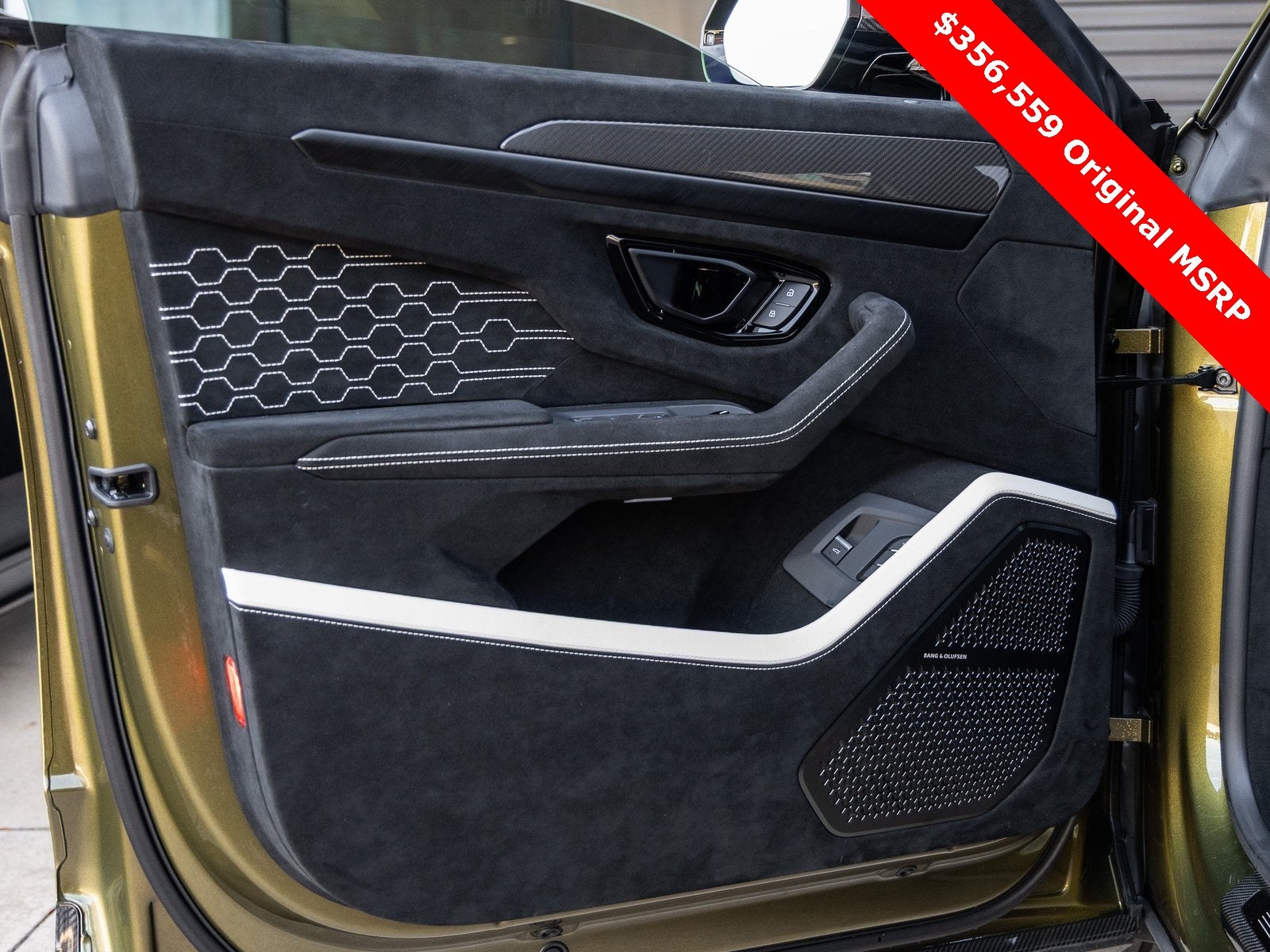 2024 Lamborghini Urus Performante