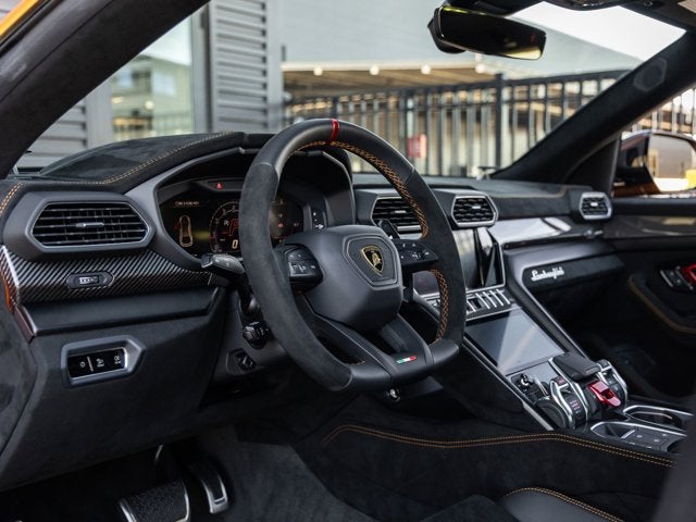 2024 Lamborghini Urus Performante