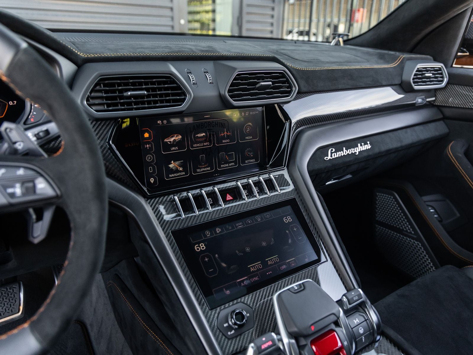 2024 Lamborghini Urus Performante