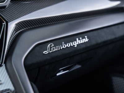 2024 Lamborghini Urus Performante