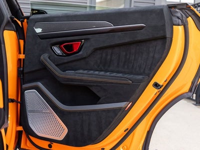 2024 Lamborghini Urus Performante