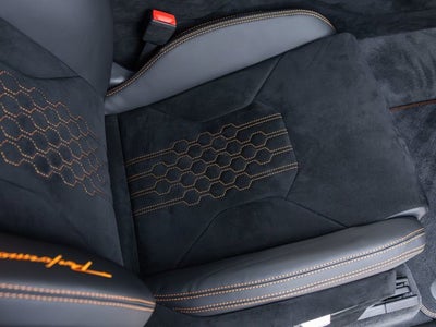 2024 Lamborghini Urus Performante