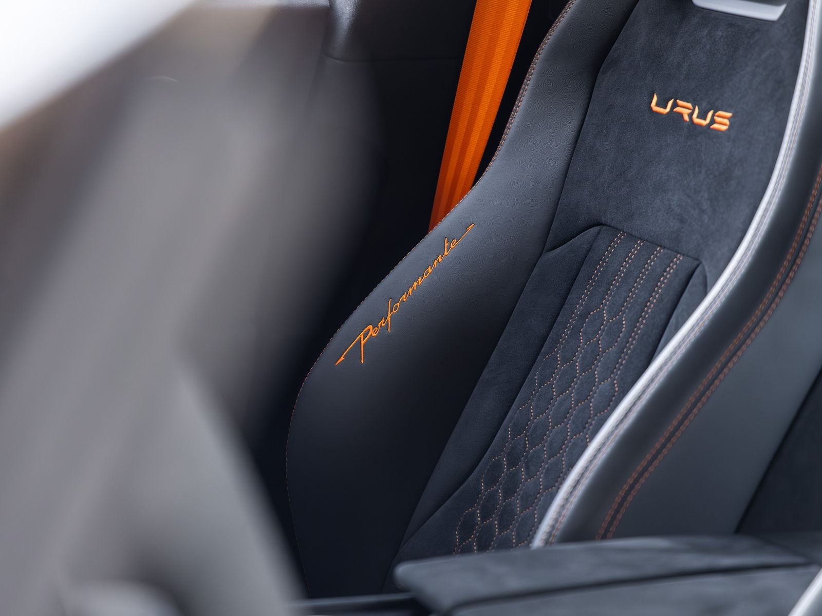 2024 Lamborghini Urus Performante