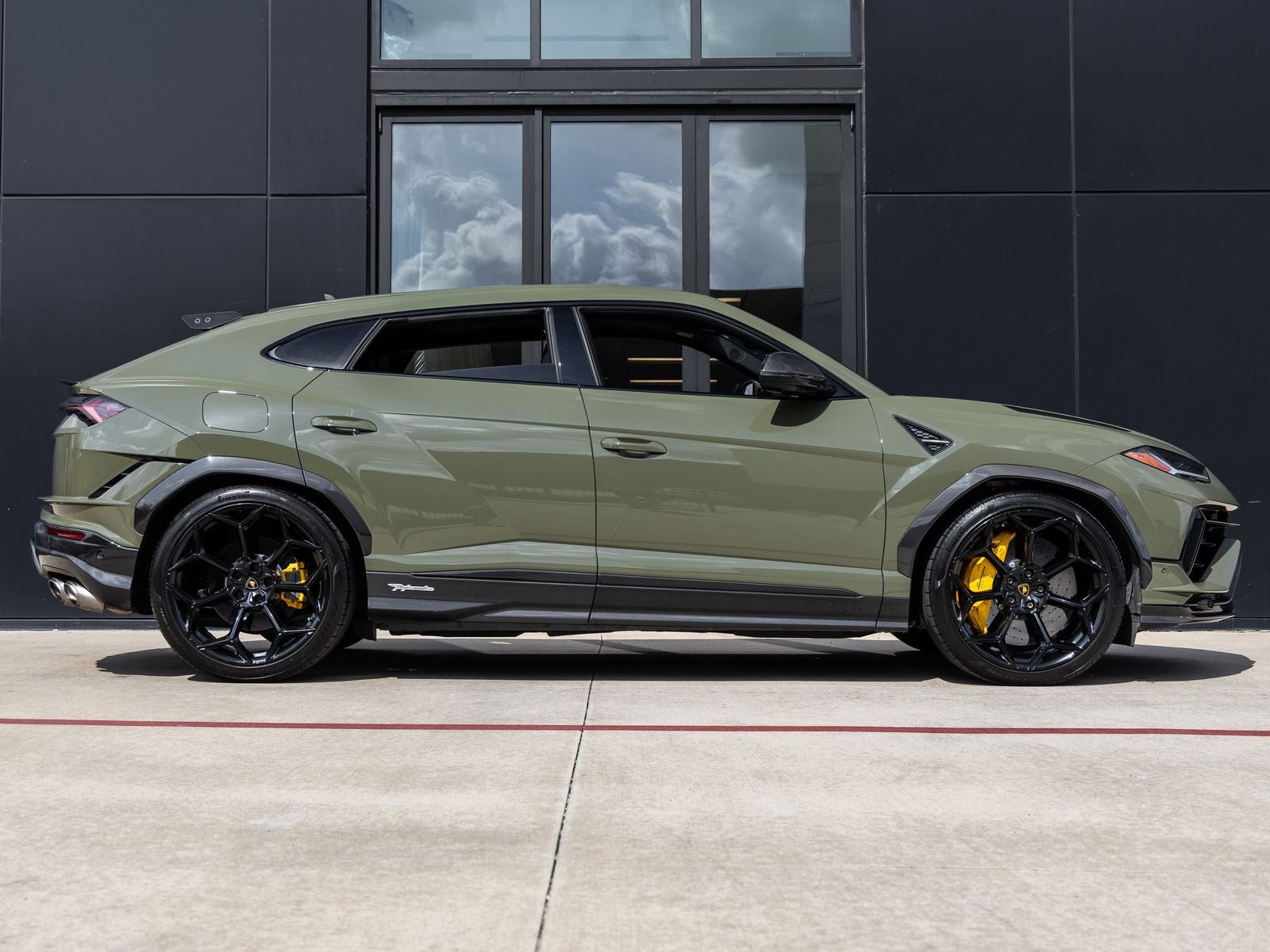 2024 Lamborghini Urus Performante