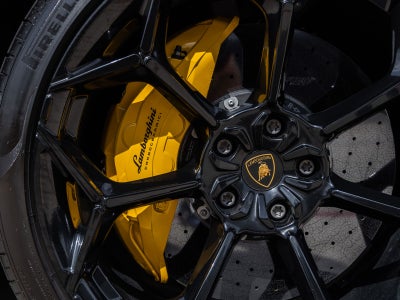 2024 Lamborghini Urus Performante