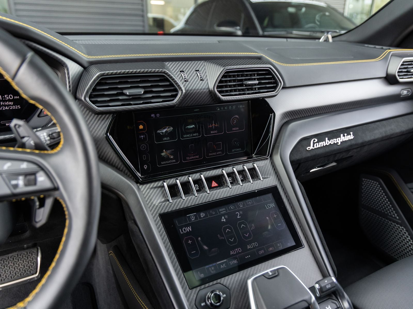 2024 Lamborghini Urus Performante