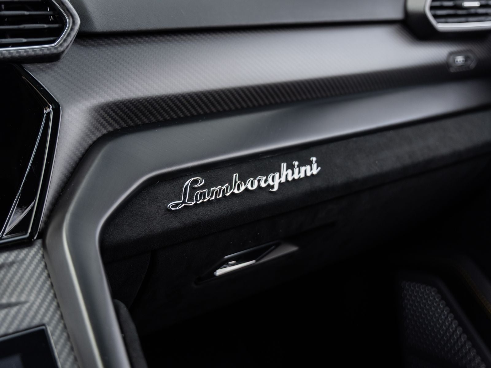 2024 Lamborghini Urus Performante